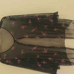 Sheer black 3/4 sleeve, lacy cover up, with floral print. 1X
